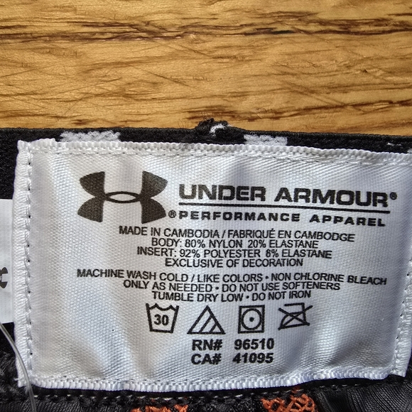 COPY - NWT Under Armour Boys Compression Hockey Shorts Youth XL - Picture 3 of 6
